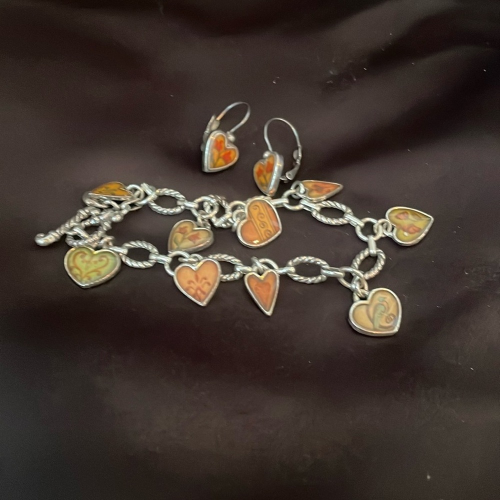 Brighton Piccadilly Bracelet/Earrings with Orange Charms with Brighton pouch.